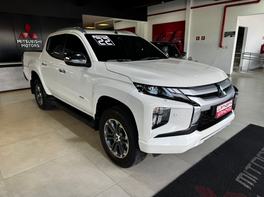 Mitsubishi-L200 TRITON-2.4 16V TURBO DIESEL SPORT HPE-S CD 4P 4X4 AUTOMÁTICO