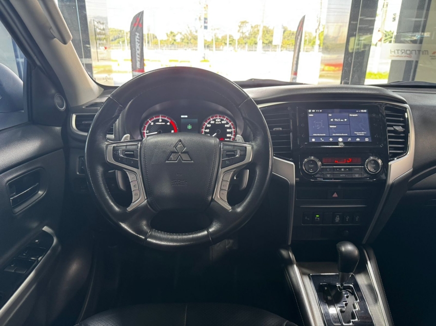 Mitsubishi-L200 TRITON-2.4 16V TURBO DIESEL SPORT HPE-S CD 4P 4X4 AUTOMÁTICO