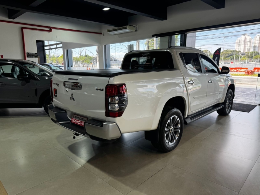 Mitsubishi-L200 TRITON-2.4 16V TURBO DIESEL SPORT HPE-S CD 4P 4X4 AUTOMÁTICO