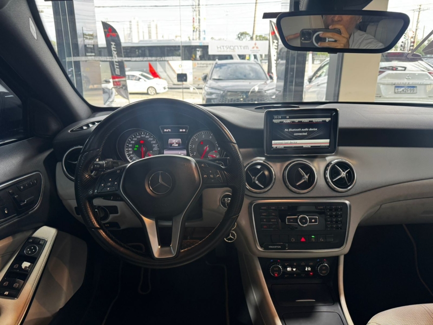 MERCEDES BENZ-GLA 200-1.6 CGI VISION 16V TURBO FLEX 4P AUTOMÁTICO