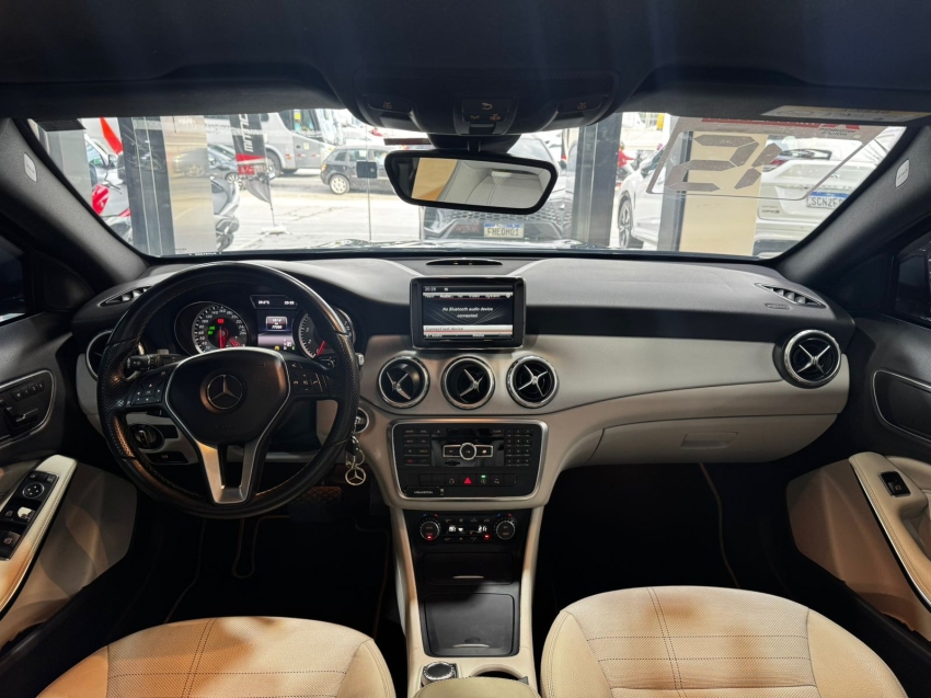 MERCEDES BENZ-GLA 200-1.6 CGI VISION 16V TURBO FLEX 4P AUTOMÁTICO