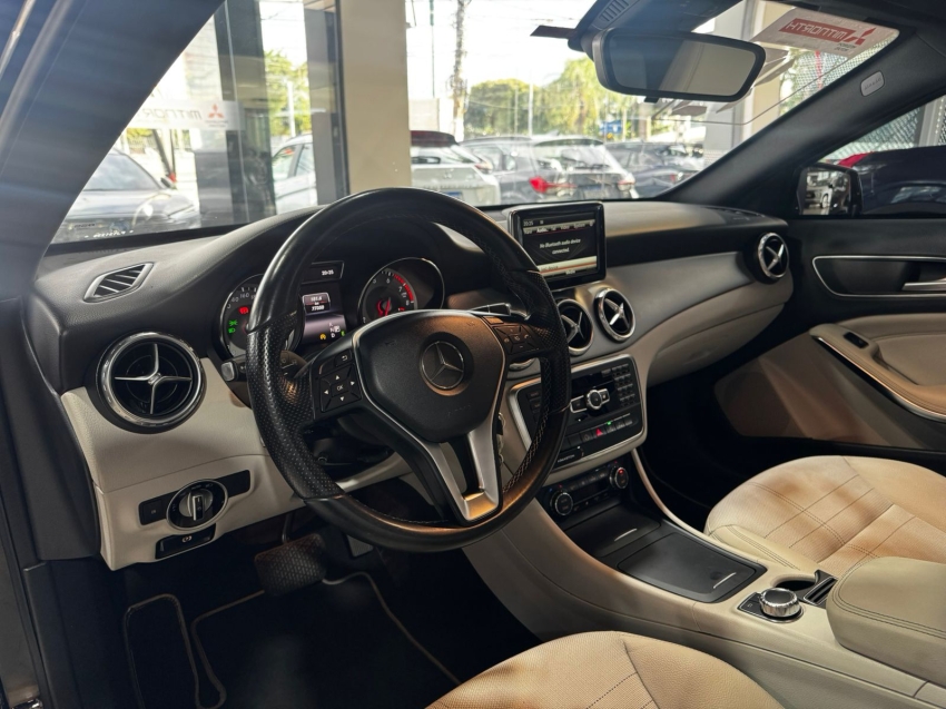 MERCEDES BENZ-GLA 200-1.6 CGI VISION 16V TURBO FLEX 4P AUTOMÁTICO
