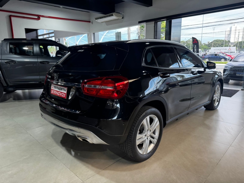 MERCEDES BENZ-GLA 200-1.6 CGI VISION 16V TURBO FLEX 4P AUTOMÁTICO
