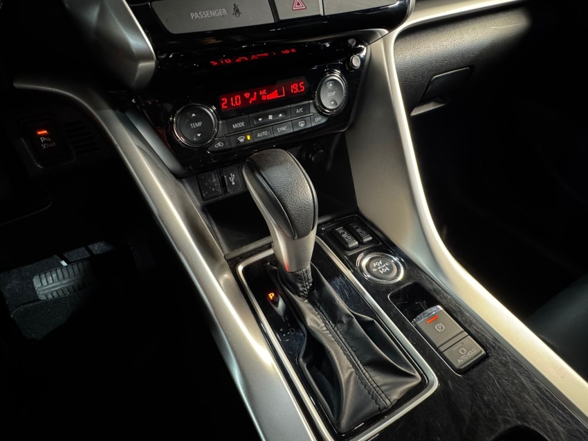 Mitsubishi-ECLIPSE CROSS-1.5 MIVEC TURBO GASOLINA HPE-S S-AWC CVT