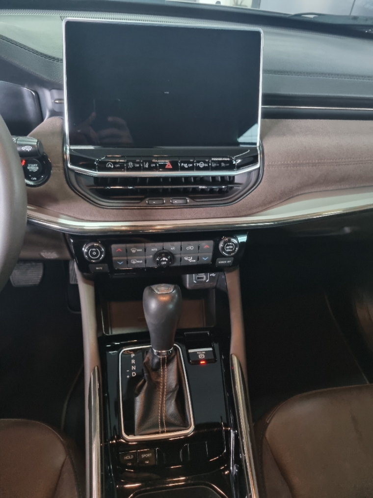 Jeep-COMMANDER-1.3 T270 TURBO FLEX OVERLAND AT6