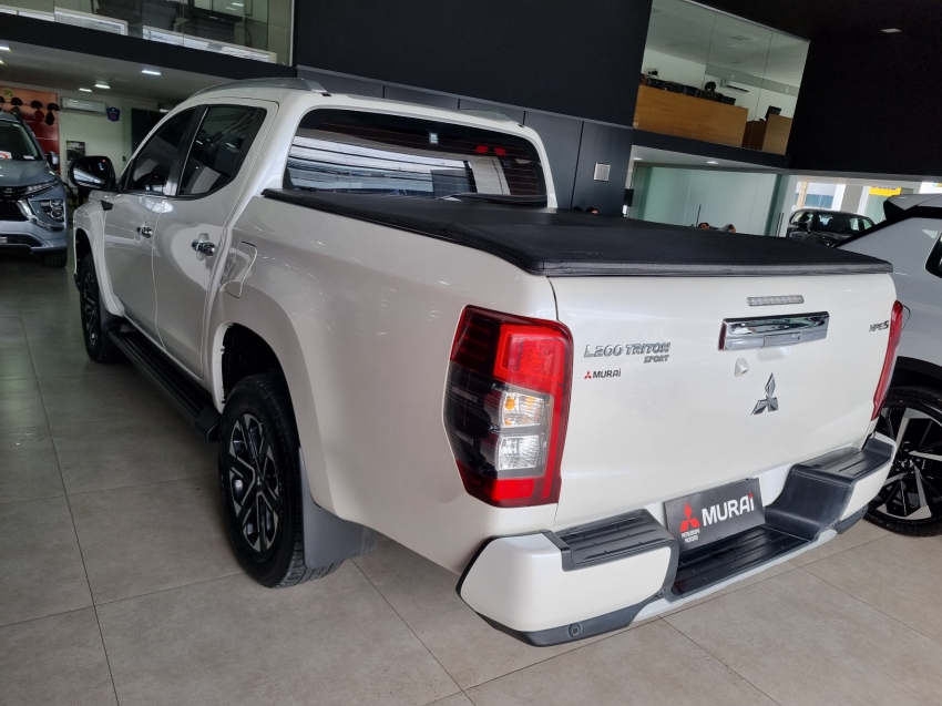 Mitsubishi-L200 TRITON-2.4 16V TURBO DIESEL SPORT HPE-S CD 4P 4X4 AUTOMÁTICO