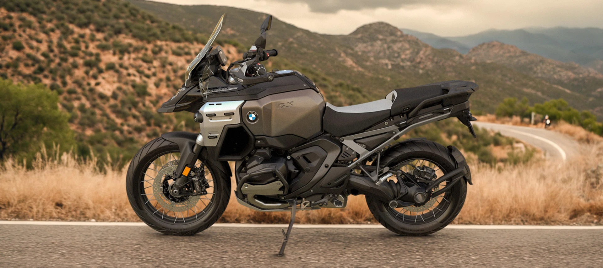 R 1300 GS Adventure Trophy Triple Back
