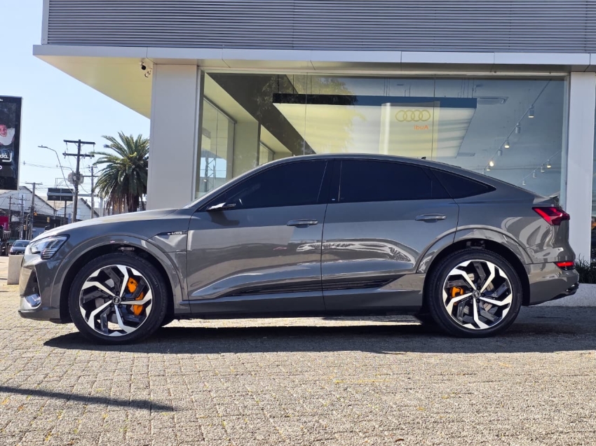 Audi-E-TRON-ELÉTRICO SPORTBACK PERFORMANCE BLACK QUATTRO