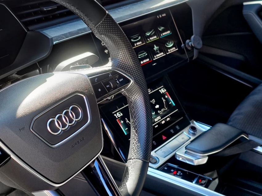 Audi-E-TRON-ELÉTRICO SPORTBACK PERFORMANCE BLACK QUATTRO