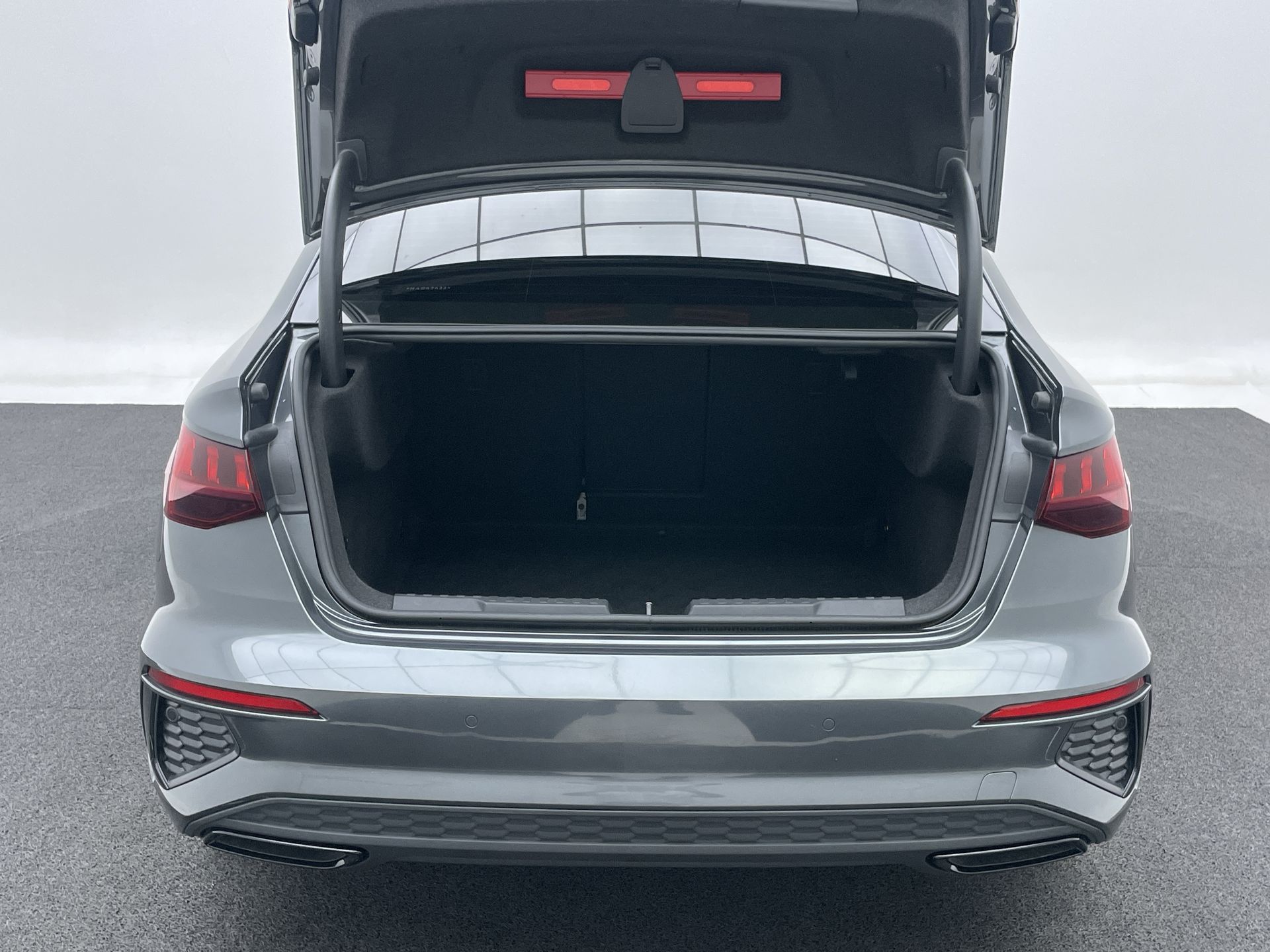 A3 Sed. Perform. Black 2.0 TFSI S-tronic