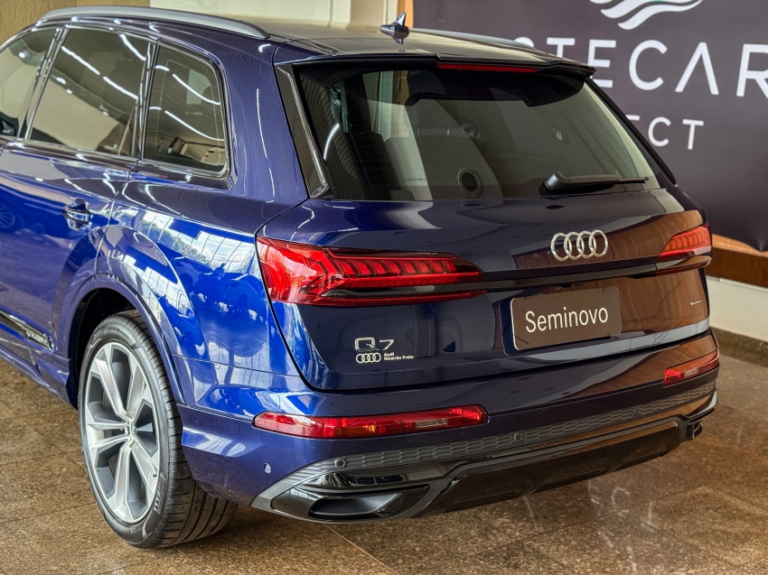 Audi-Q7-3.0 55 TFSI GASOLINA PERFORMANCE BLACK QUATTRO TIPTRONIC