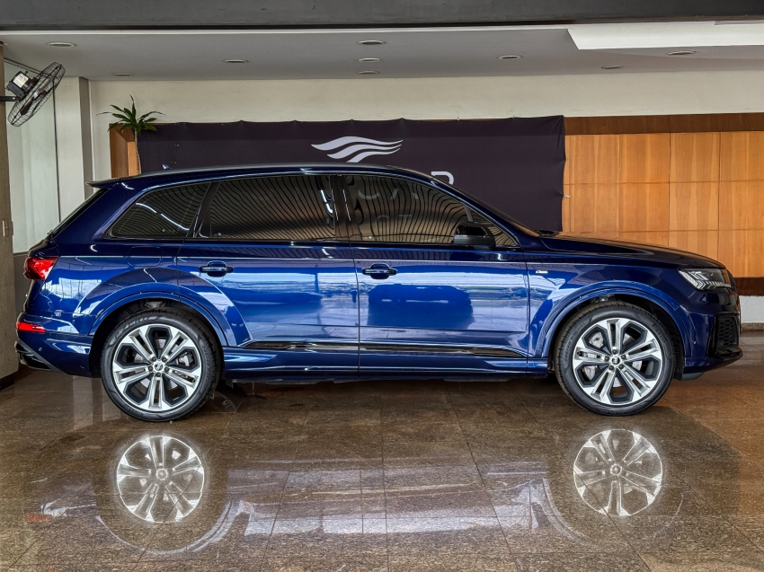 Audi-Q7-3.0 55 TFSI GASOLINA PERFORMANCE BLACK QUATTRO TIPTRONIC
