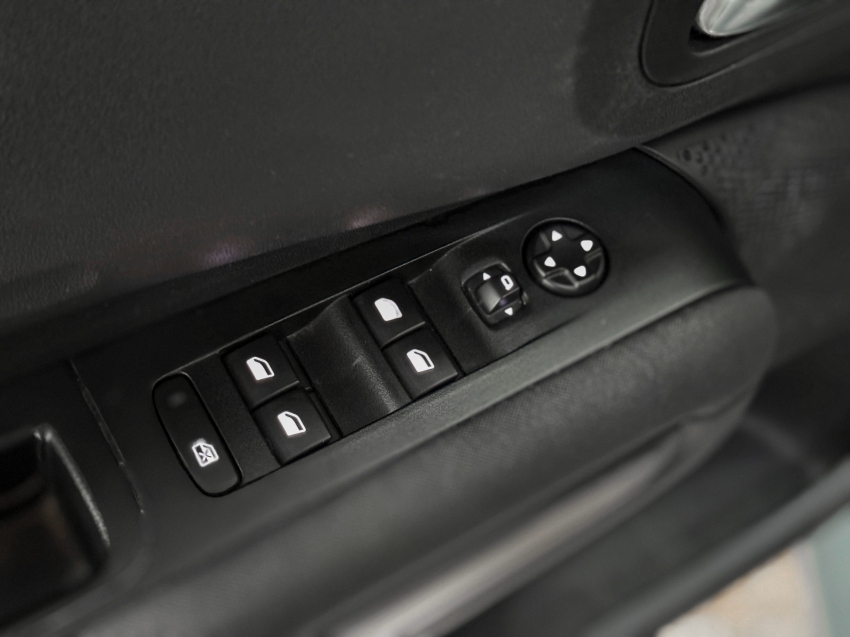 Citroën-C4 CACTUS-1.6 THP FLEX SHINE EAT6