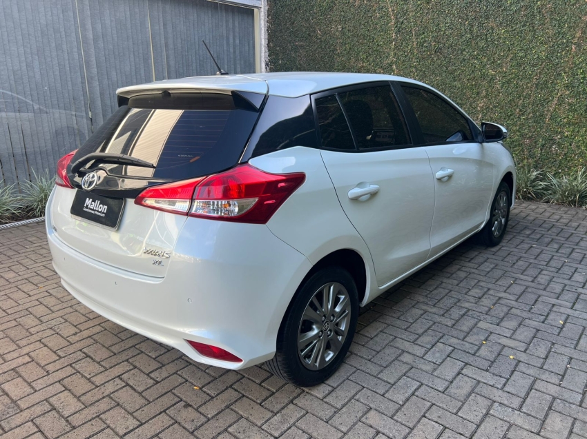 Toyota-YARIS-1.5 16V FLEX SEDAN XL LIVE MULTIDRIVE