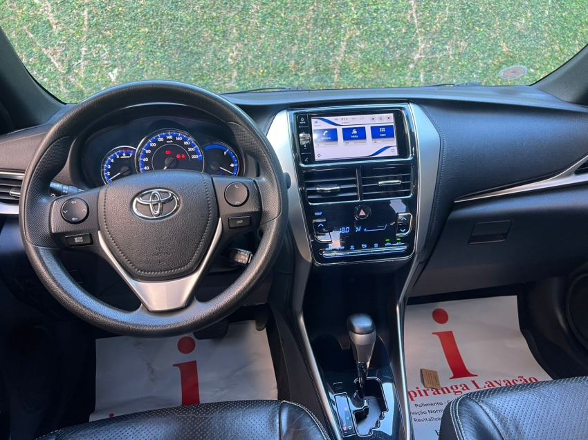 Toyota-YARIS-1.5 16V FLEX SEDAN XL LIVE MULTIDRIVE