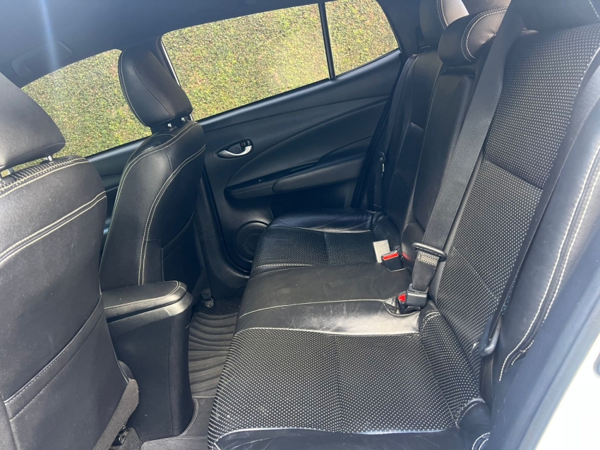 Toyota-YARIS-1.5 16V FLEX SEDAN XL LIVE MULTIDRIVE