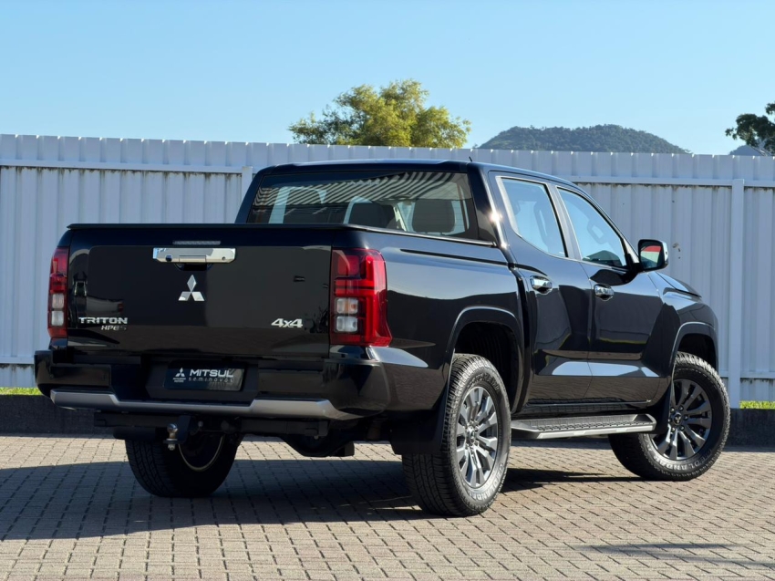 Mitsubishi-TRITON-2.4 BITURBO DIESEL HPE-S 4X4 AUTOMÁTICO