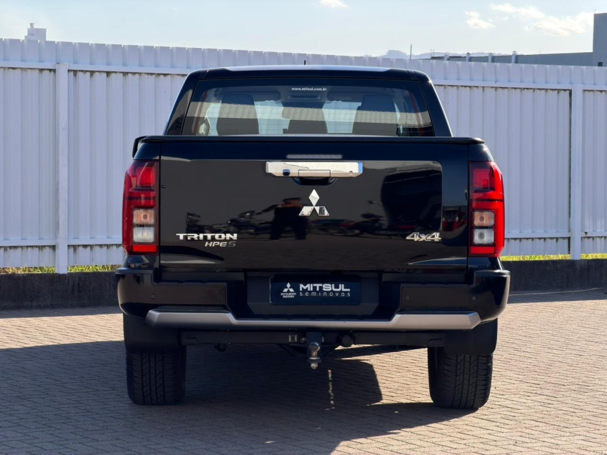 Mitsubishi-TRITON-2.4 BITURBO DIESEL HPE-S 4X4 AUTOMÁTICO