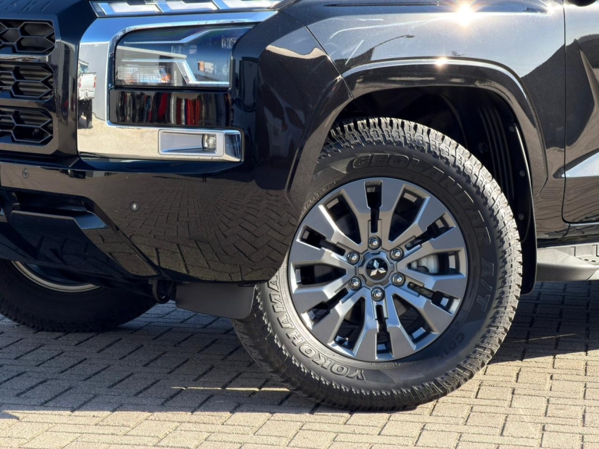 Mitsubishi-TRITON-2.4 BITURBO DIESEL HPE-S 4X4 AUTOMÁTICO