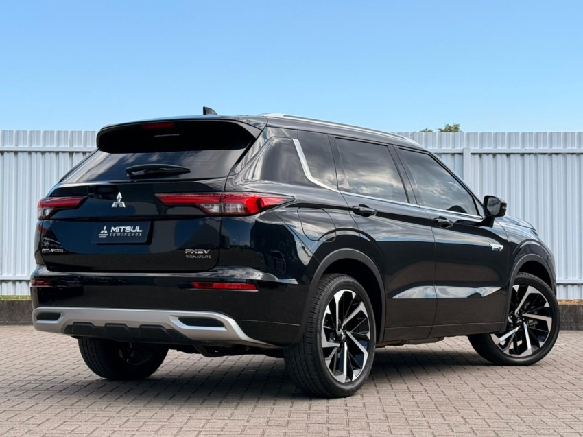 Mitsubishi-OUTLANDER-2.4 PHEV SIGNATURE S-AWC DHT