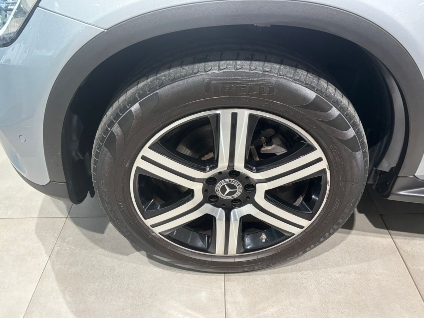 MERCEDES BENZ-GLC 220d-2.0 TURBO DIESEL OFF-ROAD 9G-TRONIC