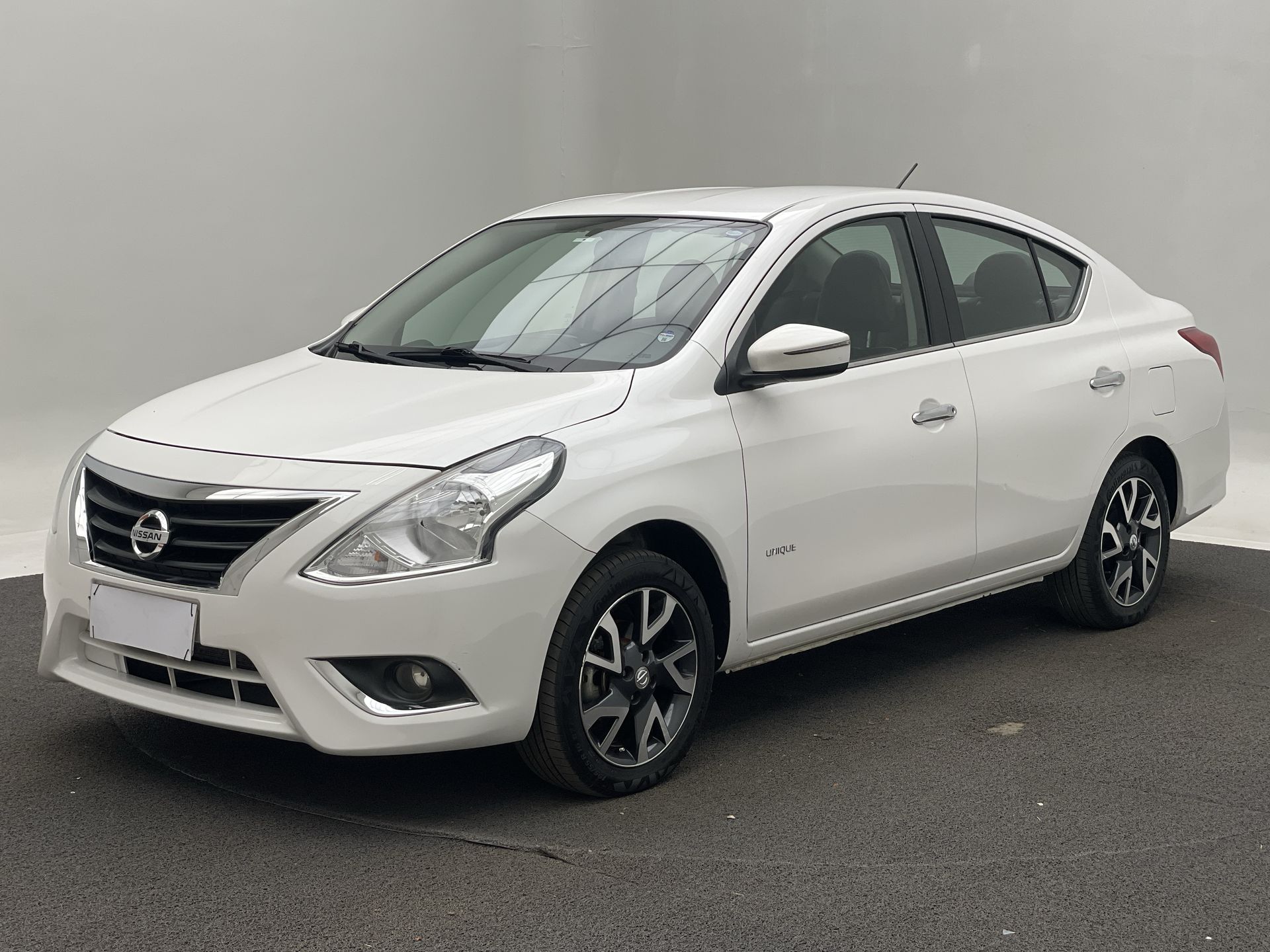 VERSA UNIQUE 1.6 16V Flex 4p Mec.