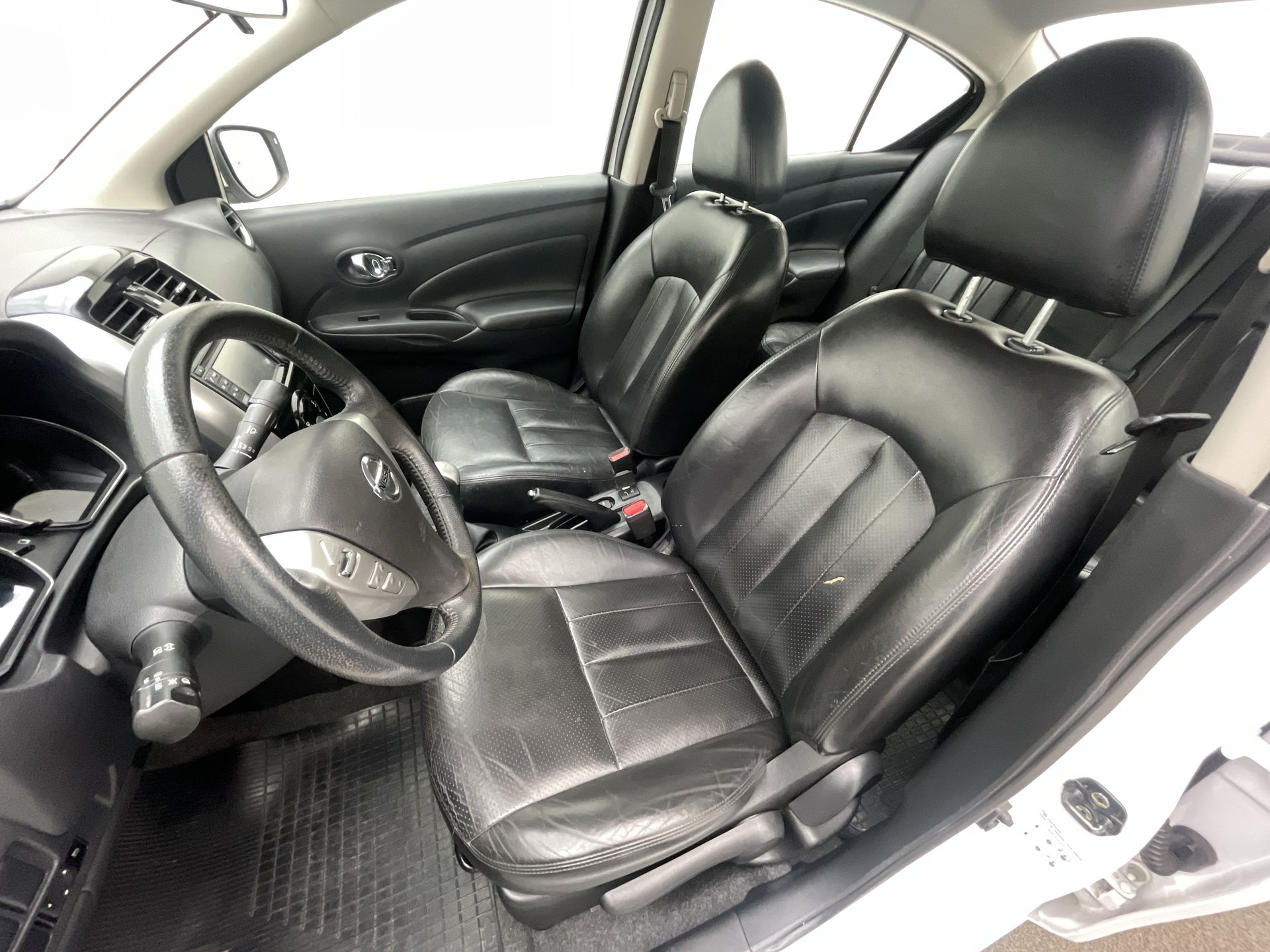 VERSA UNIQUE 1.6 16V Flex 4p Mec.