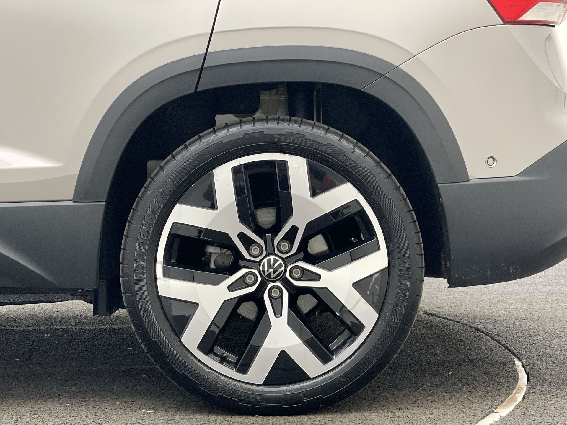 TAOS Highline 1.4 250 TSI Flex Aut.