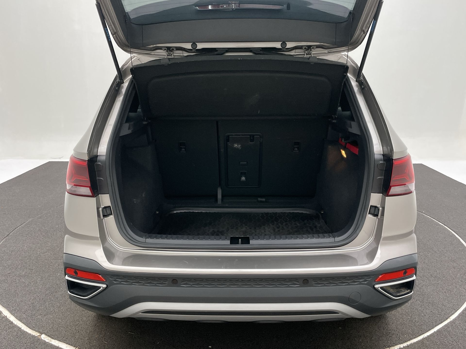 VW - Volkswagen-TAOS-TAOS Highline 1.4 250 TSI Flex Aut.