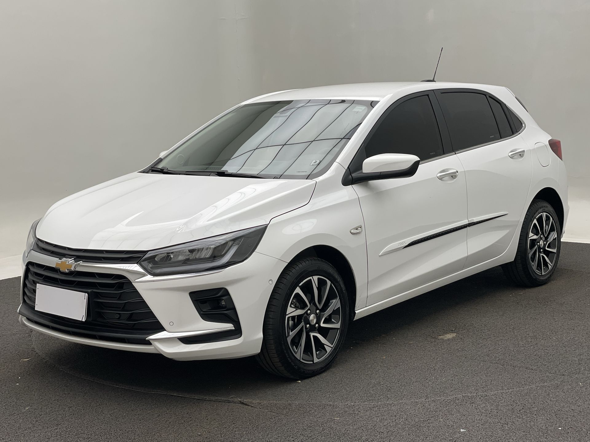 ONIX HATCH PREM. 1.0 12V TB Flex 5p Aut.
