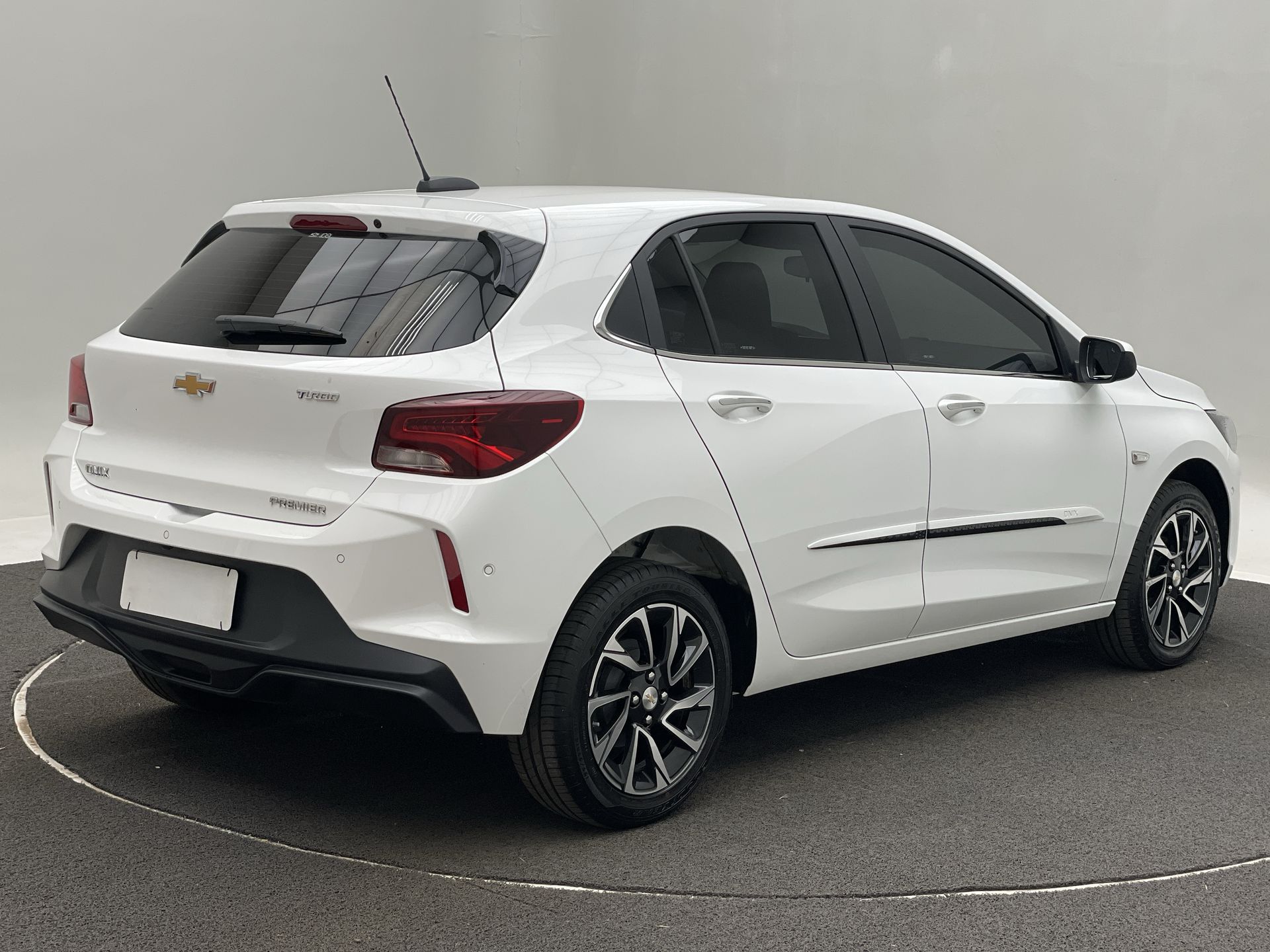 ONIX HATCH PREM. 1.0 12V TB Flex 5p Aut.