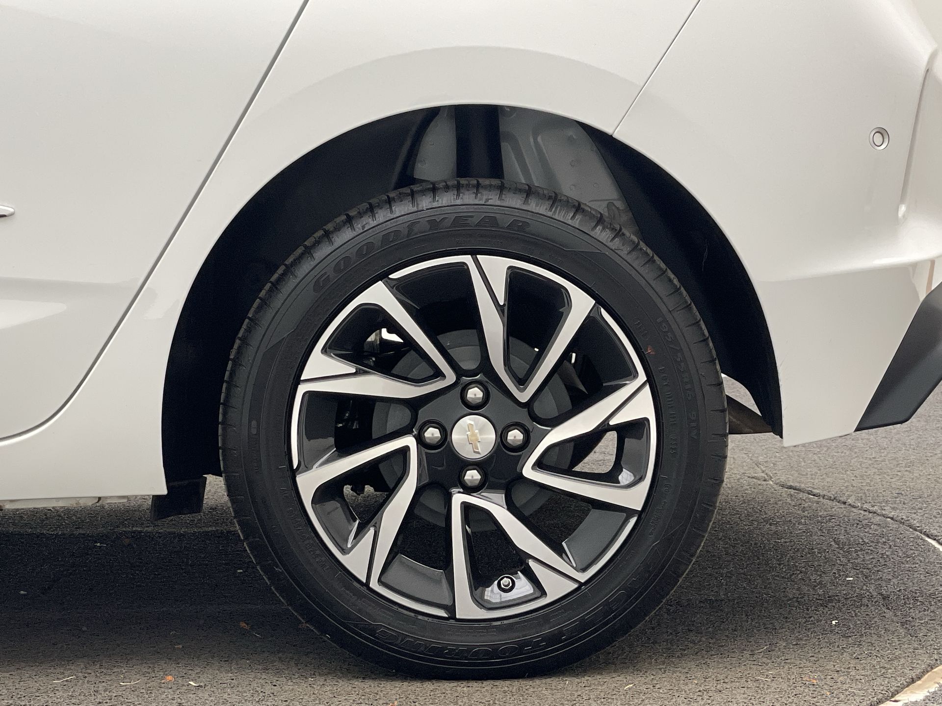 ONIX HATCH PREM. 1.0 12V TB Flex 5p Aut.