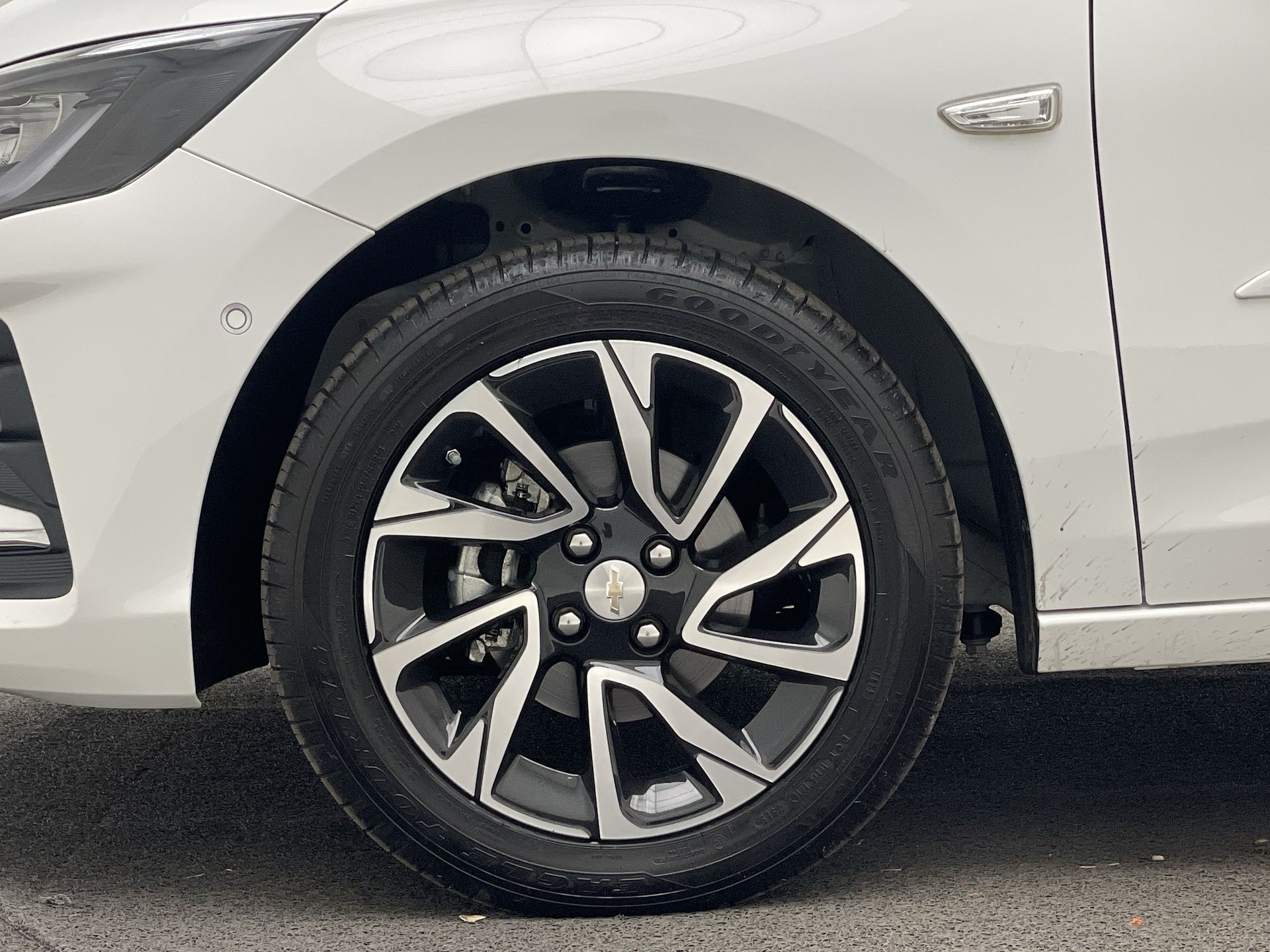 ONIX HATCH PREM. 1.0 12V TB Flex 5p Aut.