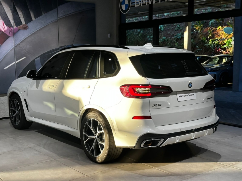 BMW-X5-3.0 I6 TURBO HÍBRIDO XDRIVE45E M SPORT AUTOMÁTICO
