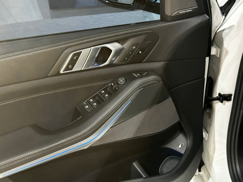 BMW-X5-3.0 I6 TURBO HÍBRIDO XDRIVE45E M SPORT AUTOMÁTICO