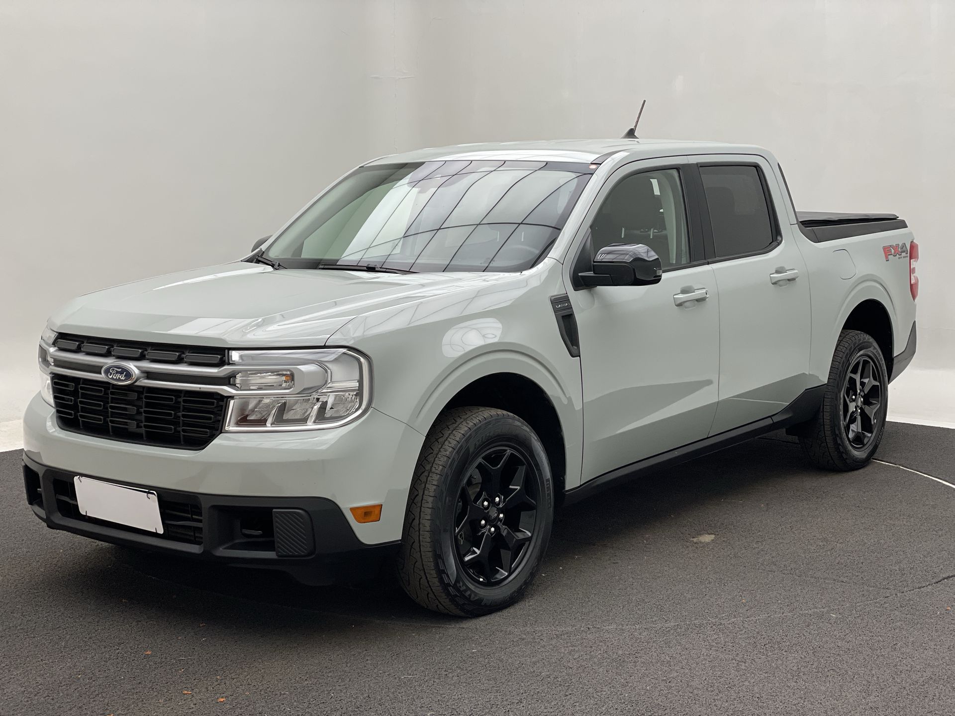 Ford-MAVERICK-Maverick Lariat FX4 2.0 EcoBoost Aut.
