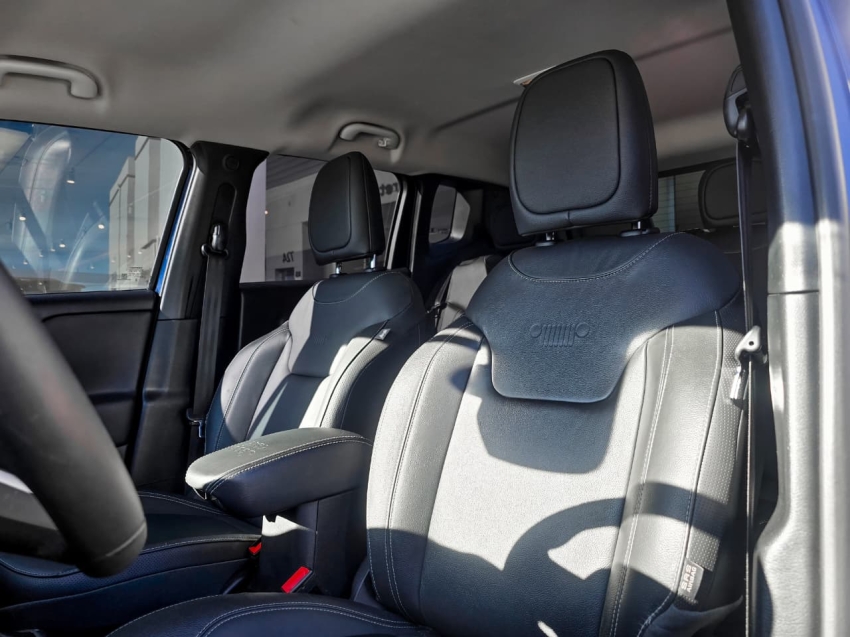 Jeep-RENEGADE-1.3 T270 TURBO FLEX LONGITUDE AT6