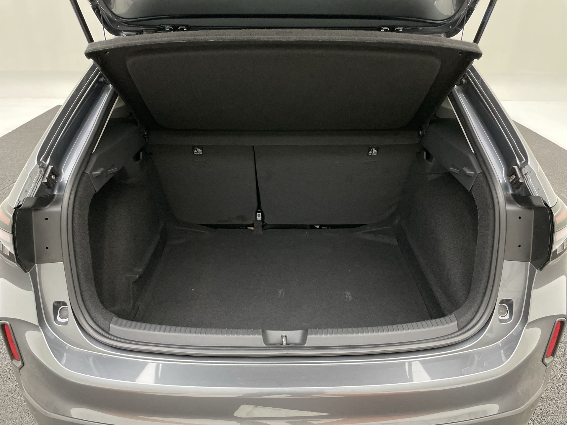 VW - Volkswagen-Nivus-Nivus Sense 1.0 200 TSI Flex Aut.