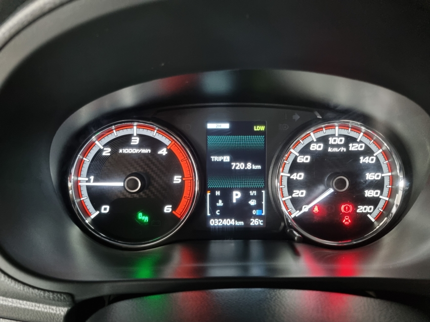 Mitsubishi-L200 TRITON-2.4 16V TURBO DIESEL SPORT HPE-S TERRA CD 4P 4X4 AUTOMÁTICO