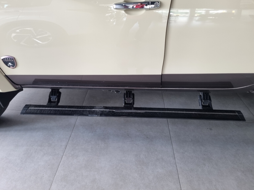 Mitsubishi-L200 TRITON-2.4 16V TURBO DIESEL SPORT HPE-S TERRA CD 4P 4X4 AUTOMÁTICO