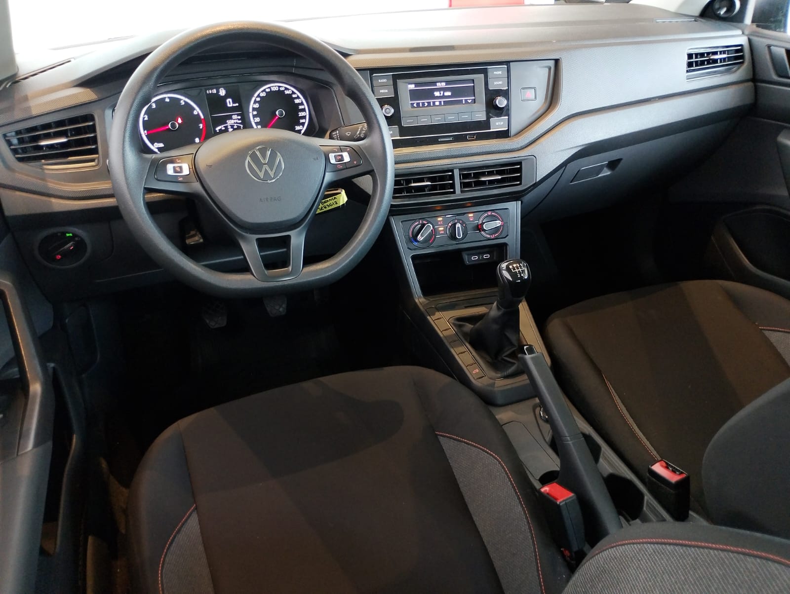 VW - Volkswagen-Polo-Polo Track 1.0 Flex 12V 5p