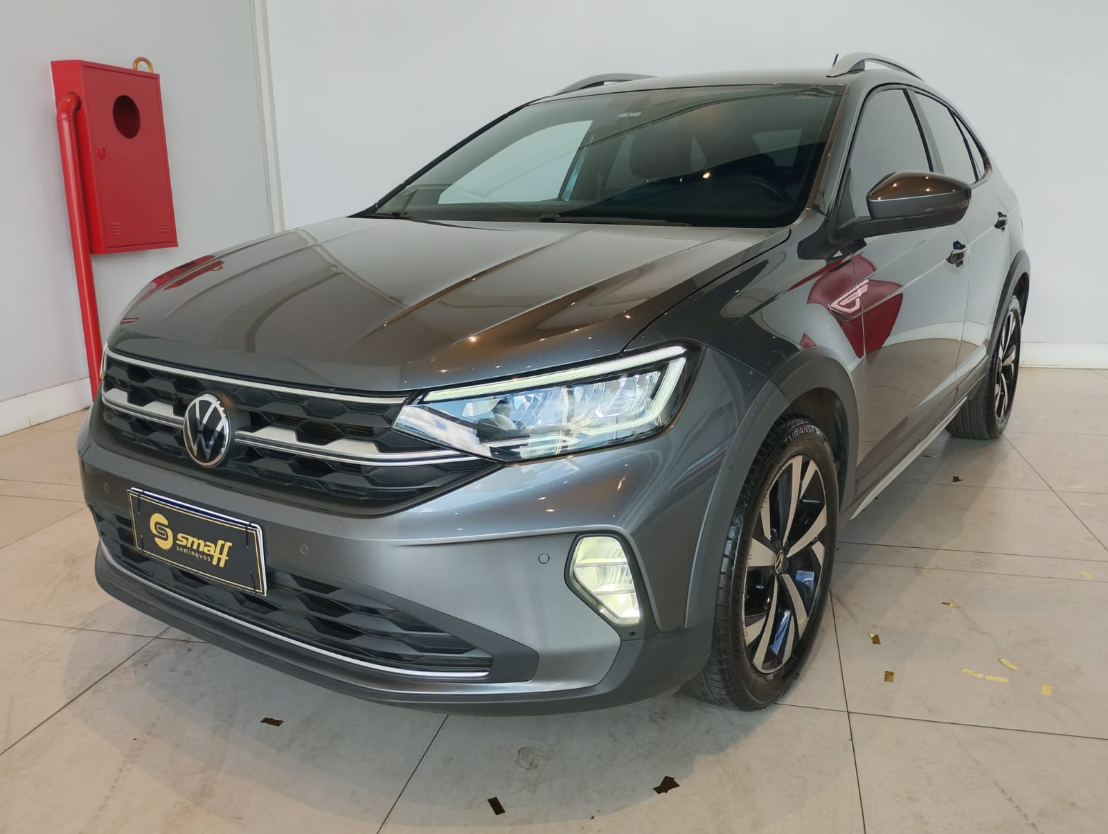 VW - Volkswagen-Nivus-Nivus Highline 1.0 200 TSI Flex Aut.