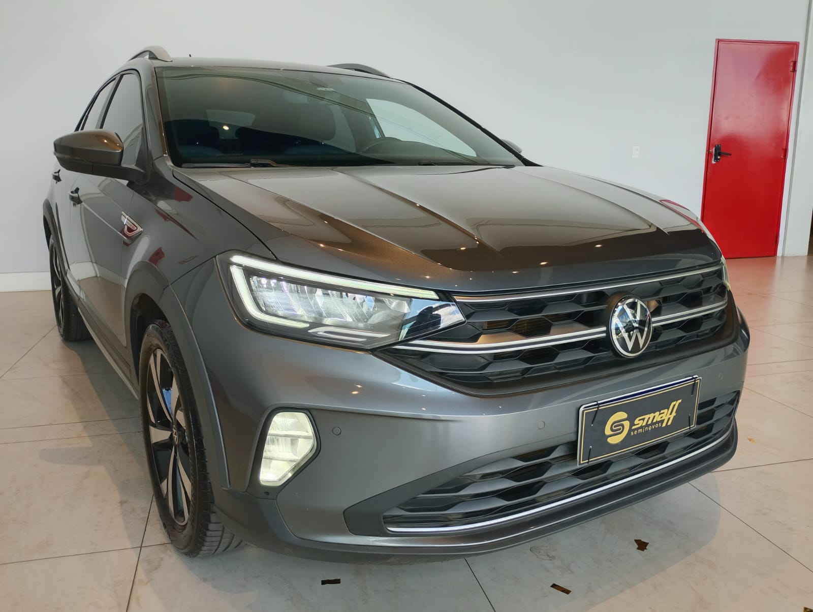 VW - Volkswagen-Nivus-Nivus Highline 1.0 200 TSI Flex Aut.