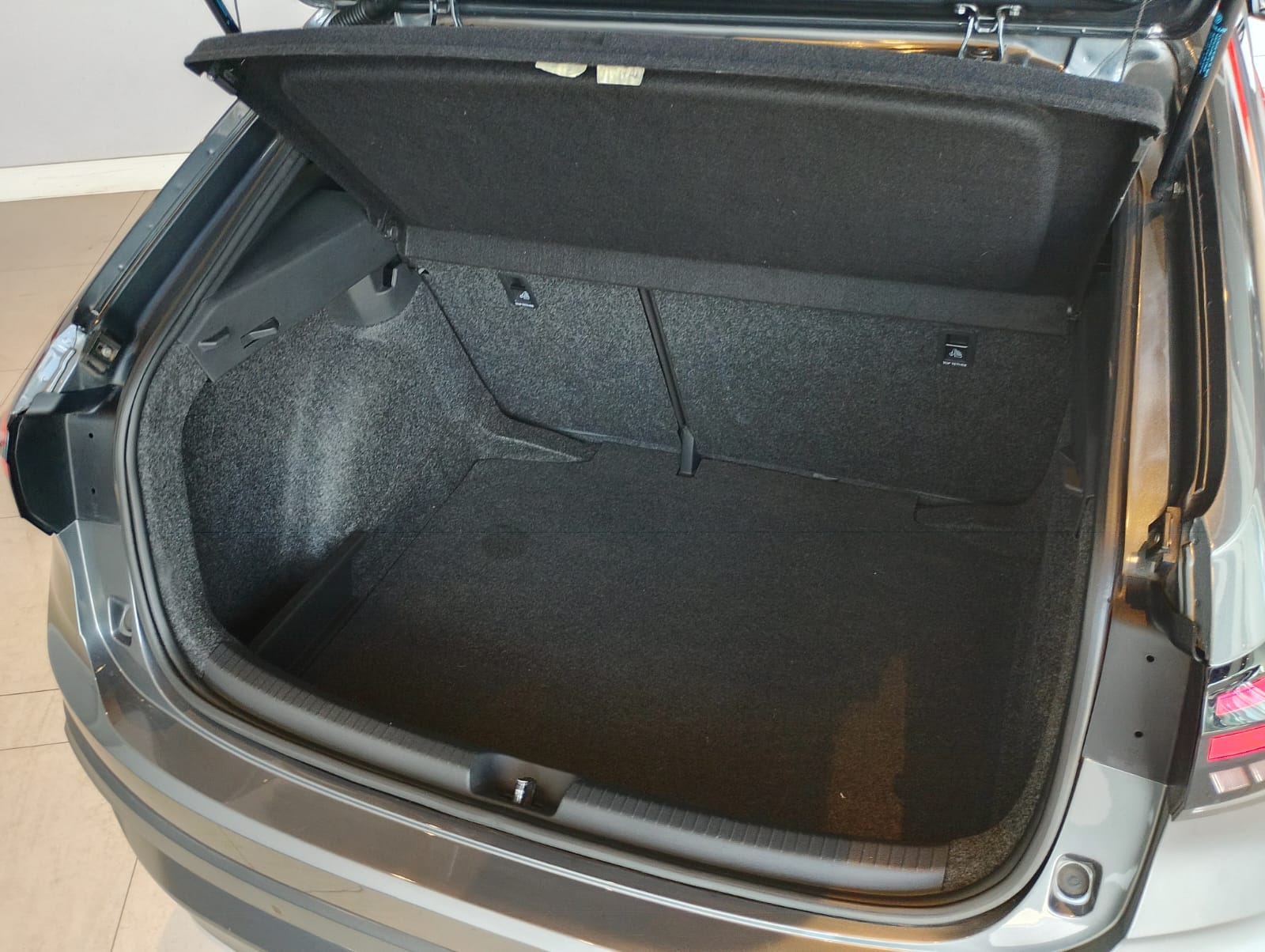VW - Volkswagen-Nivus-Nivus Highline 1.0 200 TSI Flex Aut.