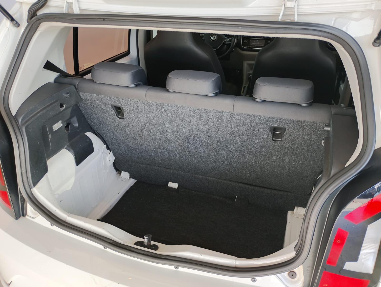 VW - Volkswagen-up!-up! move 1.0 TSI Total Flex 12V 5p