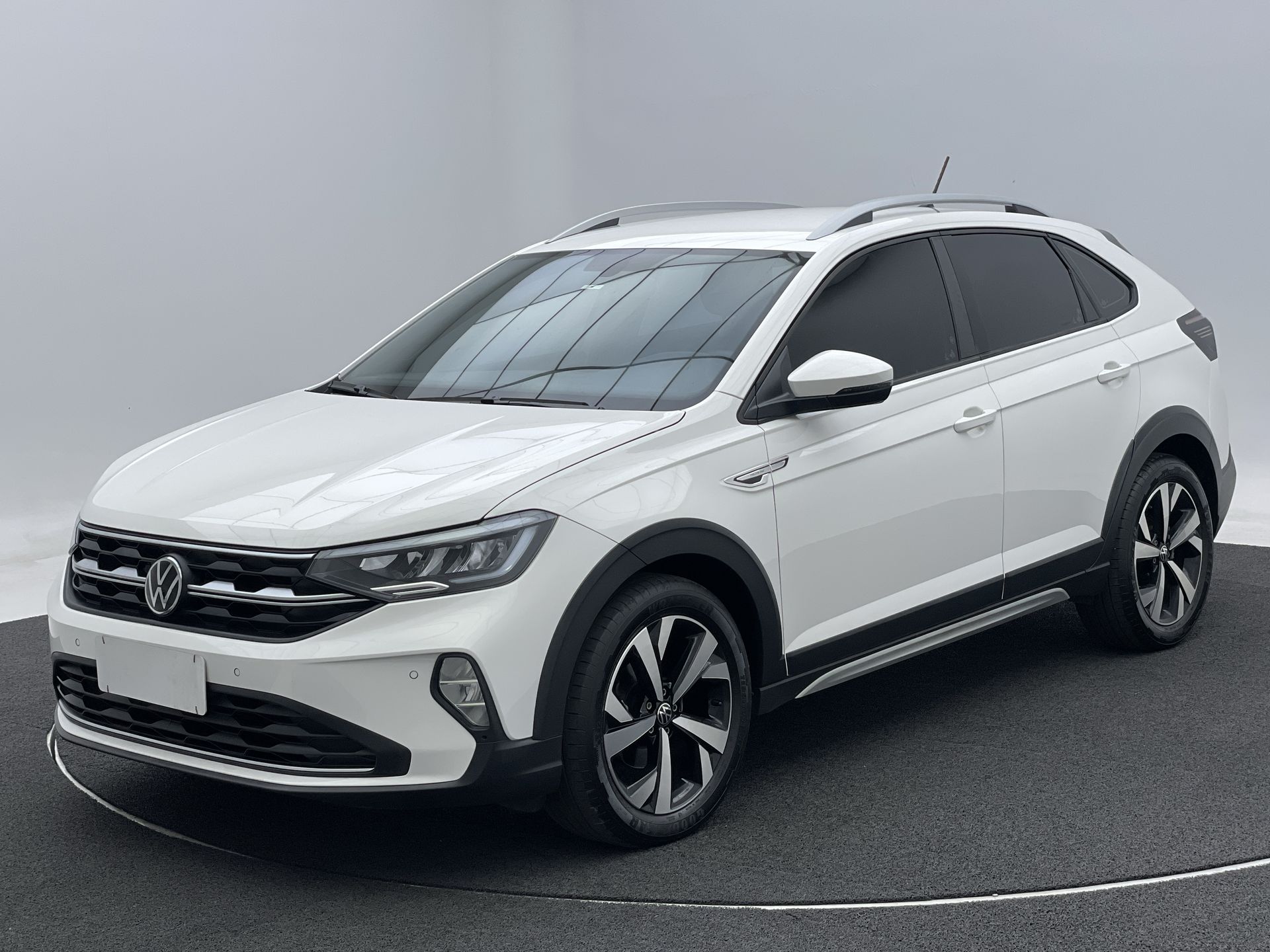 Nivus Highline 1.0 200 TSI Flex Aut.