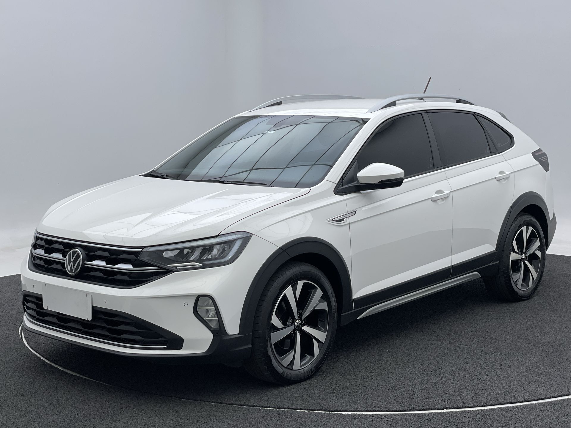 Nivus Highline 1.0 200 TSI Flex Aut.