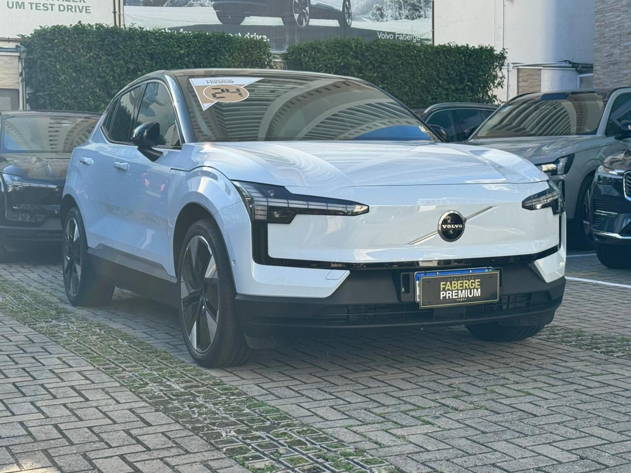 EX30 E60 Ultra (Elétrico)