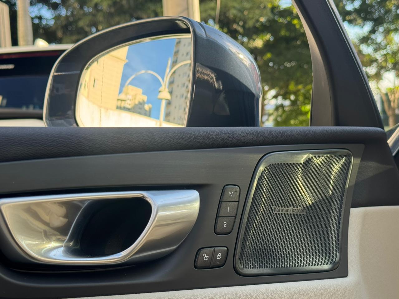 Volvo-XC 60-XC 60 T-8 Ultimate 2.0 AWD (Híbrido)