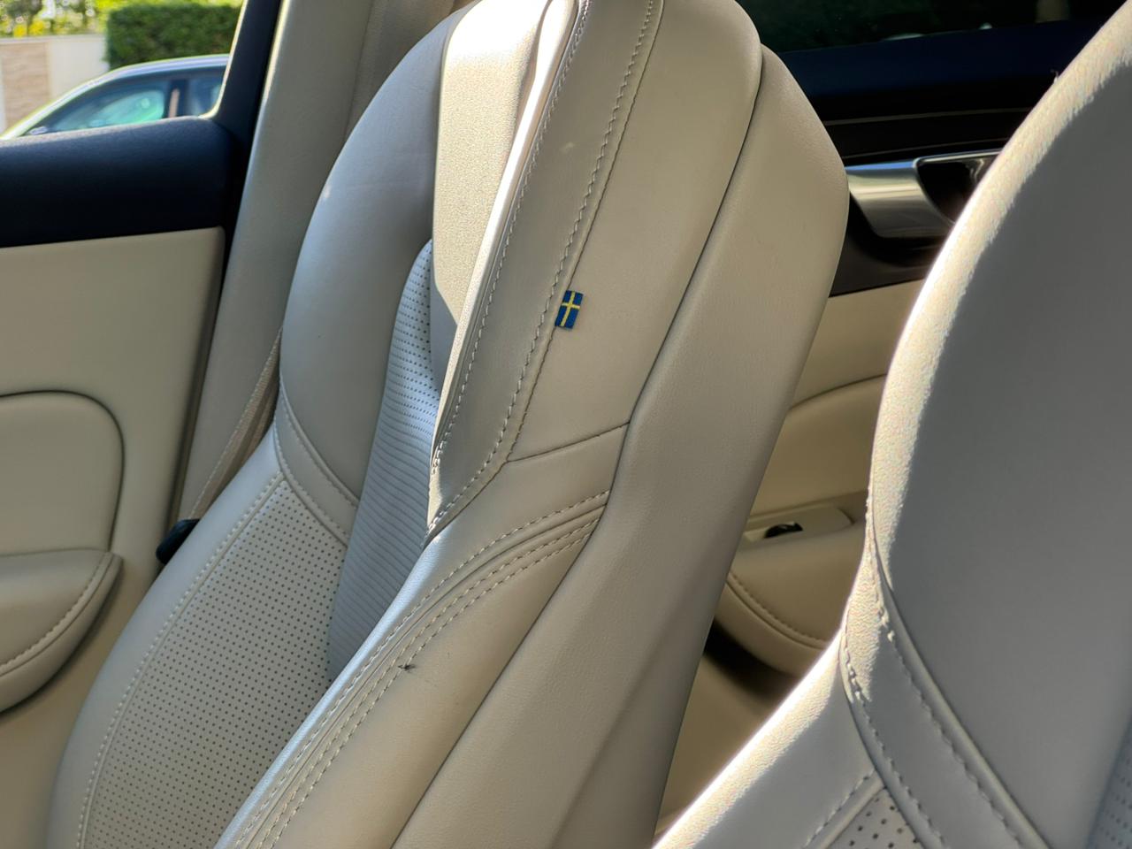 Volvo-XC 60-XC 60 T-8 Ultimate 2.0 AWD (Híbrido)